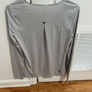 On Cloud Running Shirt, arctic ice color, size small, work 1x